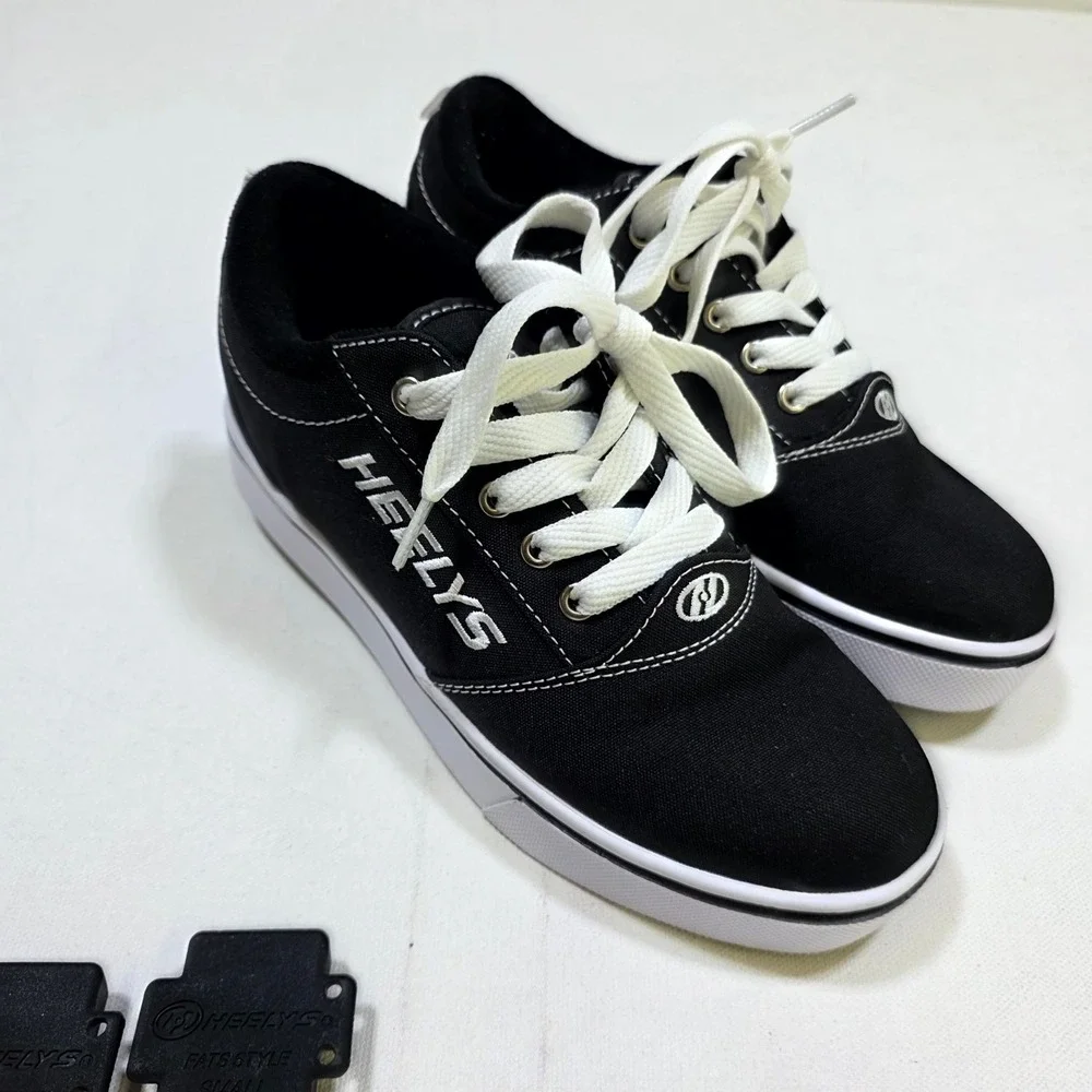 Heelys Pro 20 Wheeled Skate Shoes Youth 5 Black White HES10393H Sneakers Roller